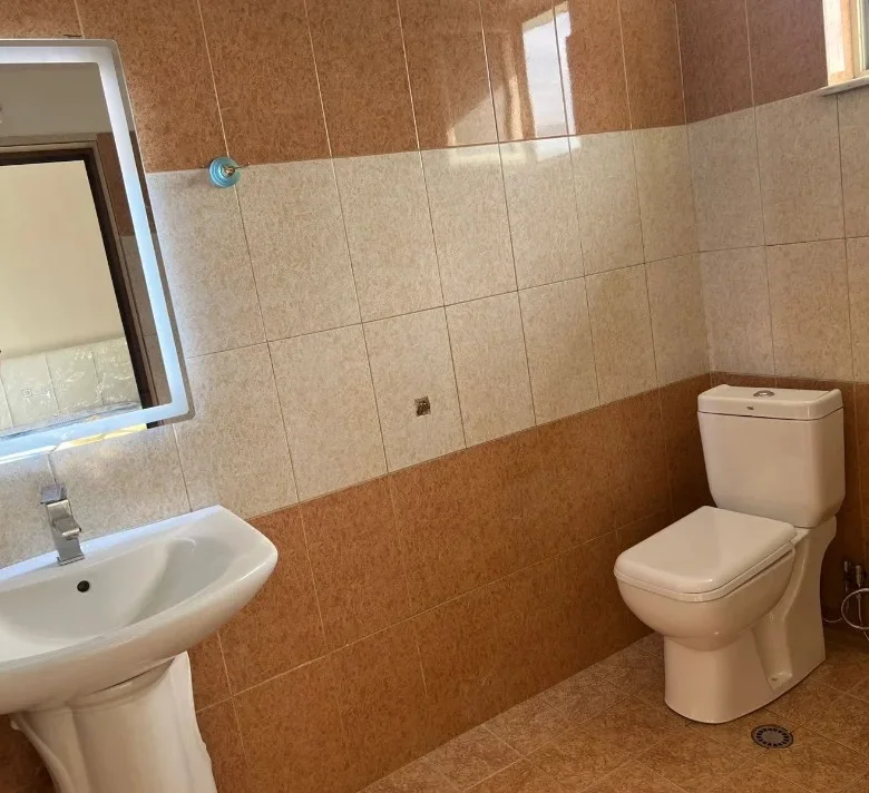 Tirane, jepet me qera apartament 1+1 Kati 3, 55 m² 350 € (Rruga 5 Maji)