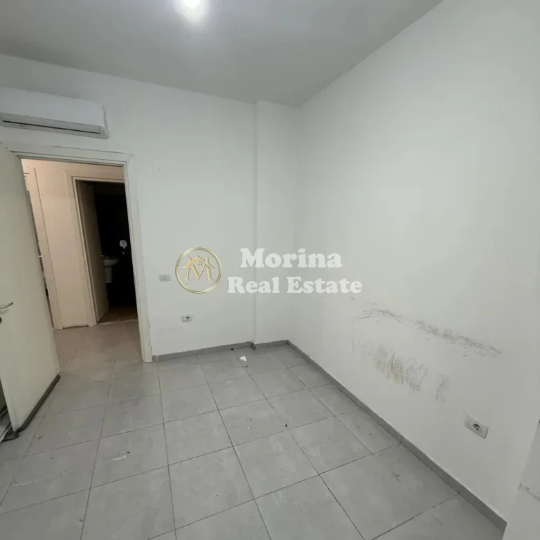Tirane, jepet me qera apartament 2+1 Kati 1, 92 m² 690 € (Rruga e Barrikadave)