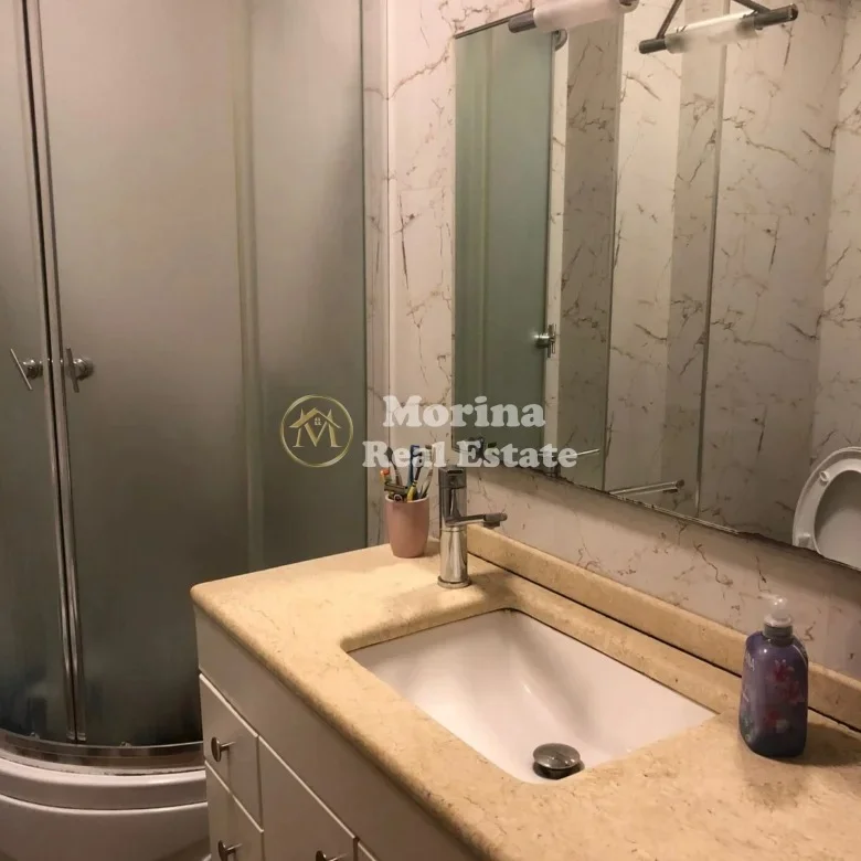 Tirane, jepet me qera apartament 1+1 Kati 5, 65 m² 400 € (Yzberisht)