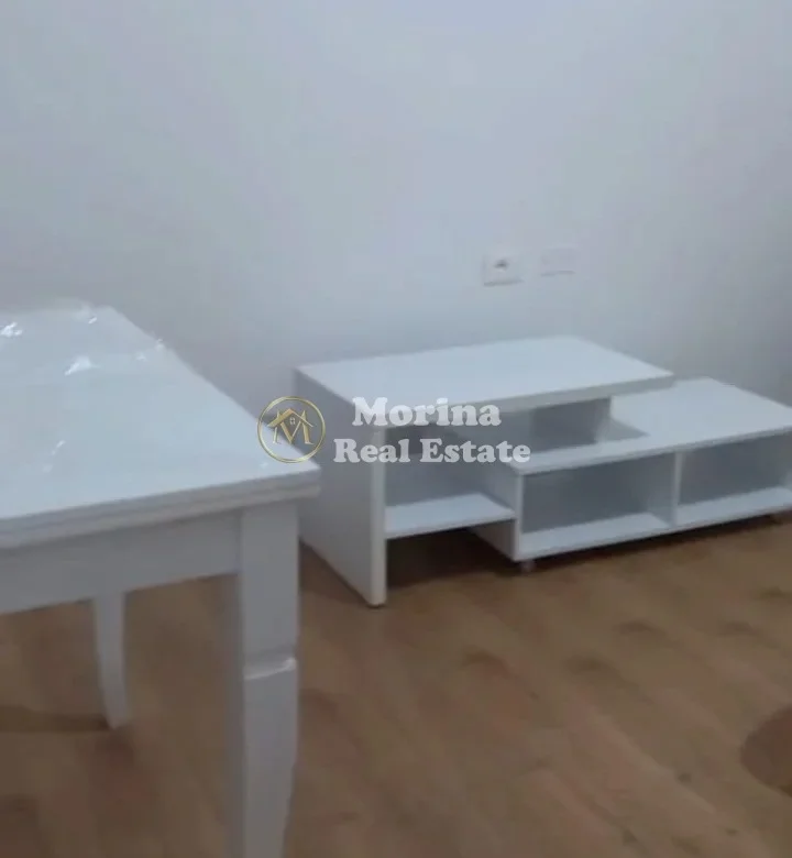 Tirane, jepet me qera shtepi 1+1 Kati 1, 50 m² 300 € (5 Maji)