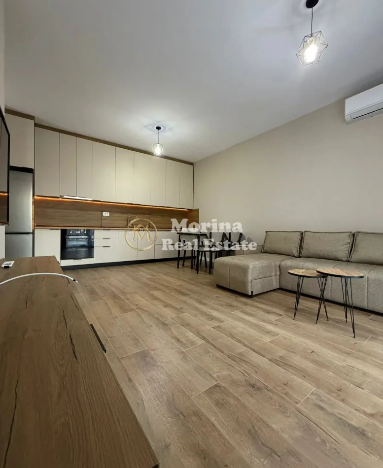 Tirane, jepet me qera apartament 1+1 Kati 4, 65 m² 420 € (Univers City)