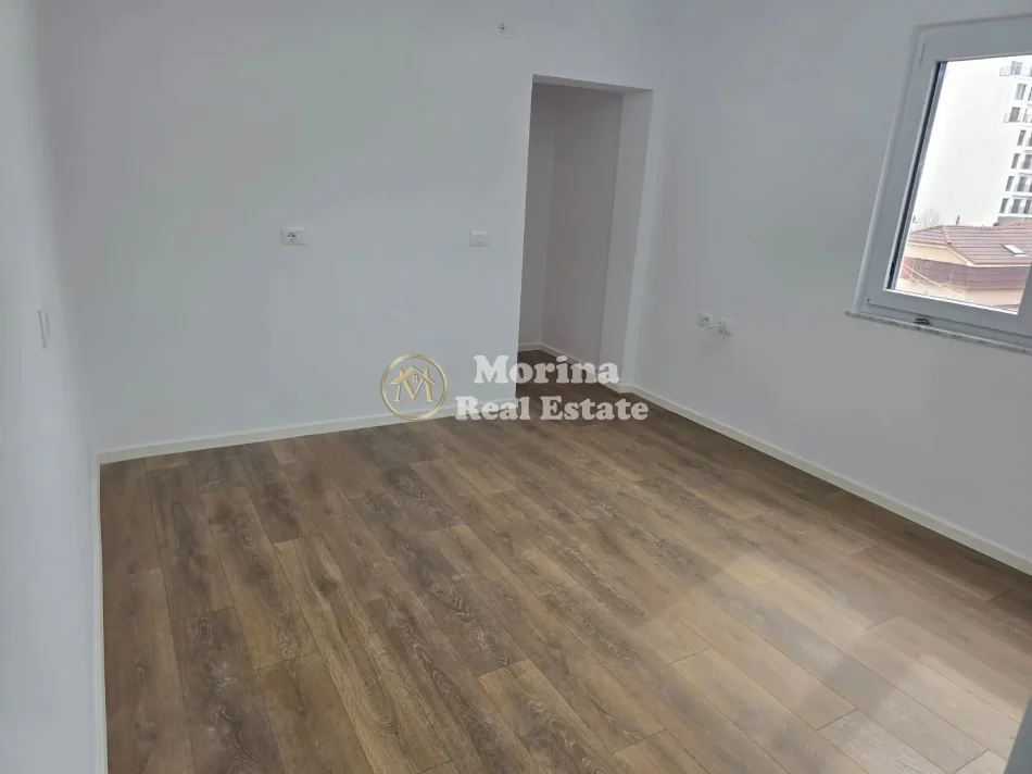 Tirane, shitet apartament 1+1 Kati 4, 40 m² 122.000 € (Pazari i Ri)