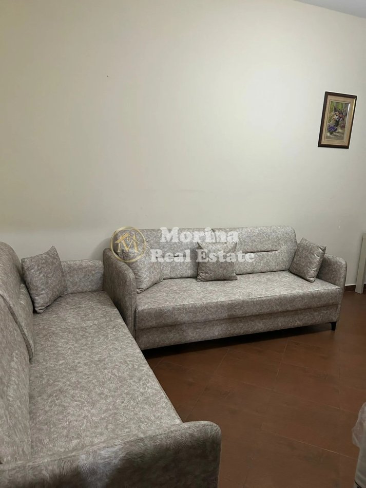 Tirane, jepet me qera apartament 1+1+Ballkon Kati 3, 65 m² 510 € (Rruga e Durresit)