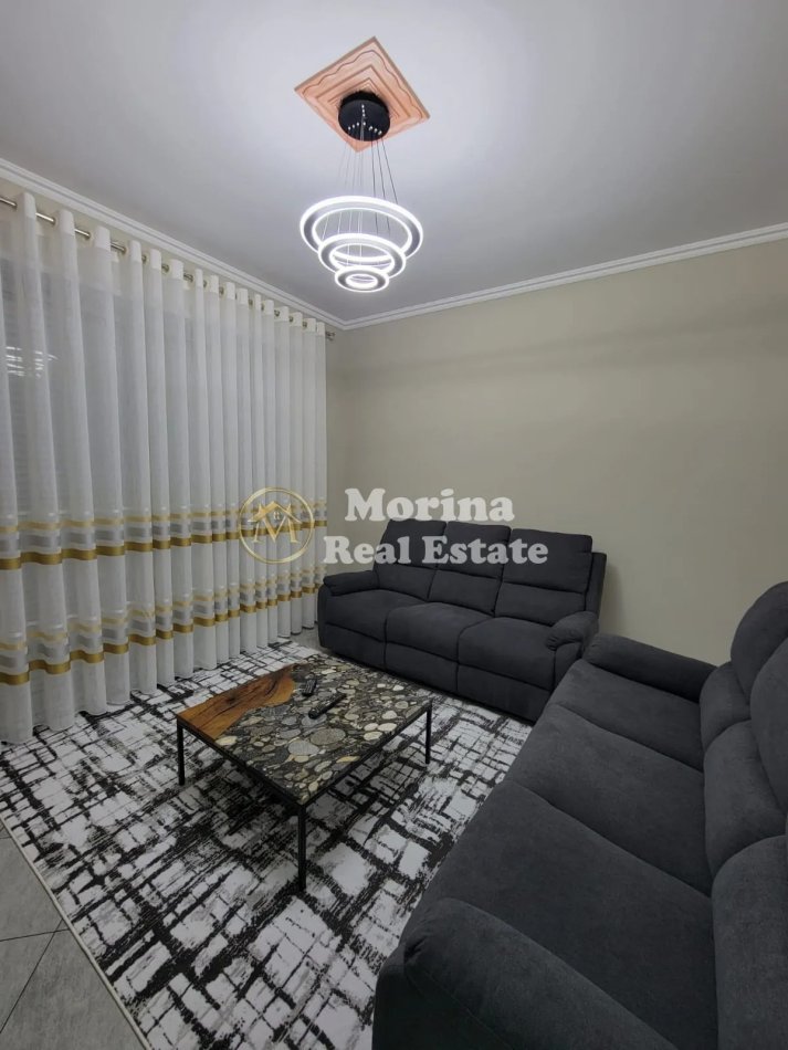 Tirane, jepet me qera apartament 1+1 Kati 4, 65 m² 450 € (Fresku)