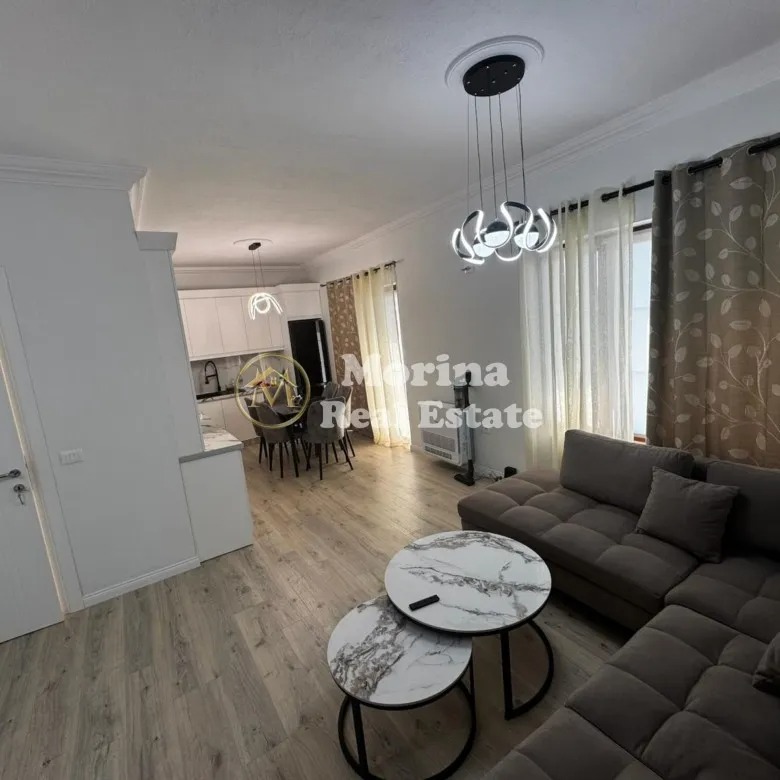 Tirane, jepet me qera apartament 2+1 , 100 m² 630 € (Sauk)