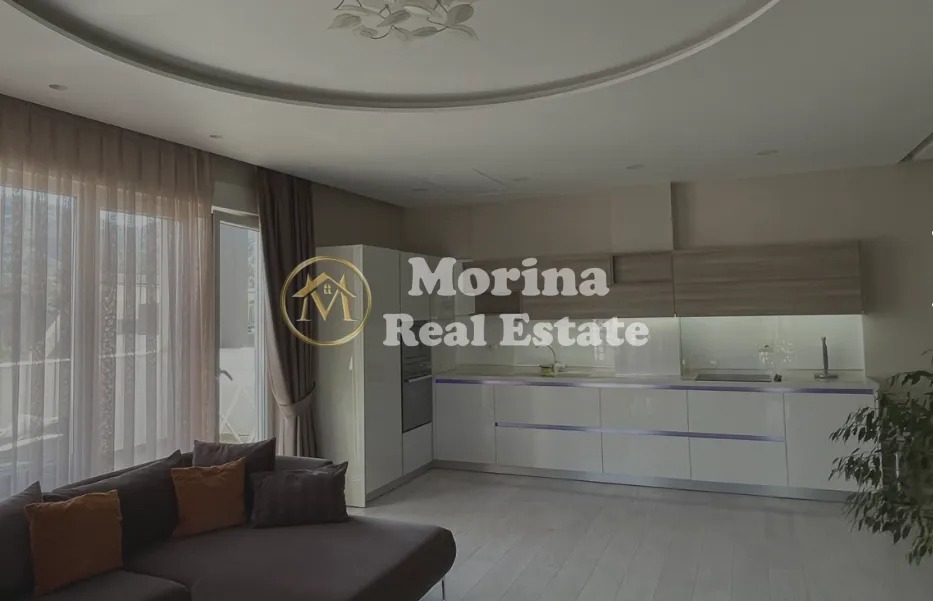 Tirane, jepet me qera apartament 3+1 Kati 4, 187 m² 1.300 € (Liqeni i Thate)
