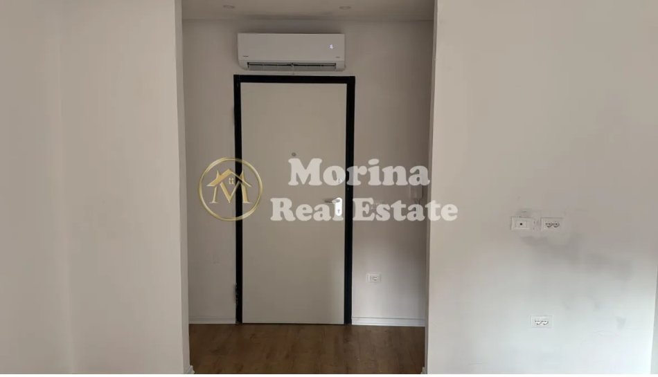 Tirane, jepet me qera ambjent biznesi Kati 3, 60 m² 550 € (Laprake)
