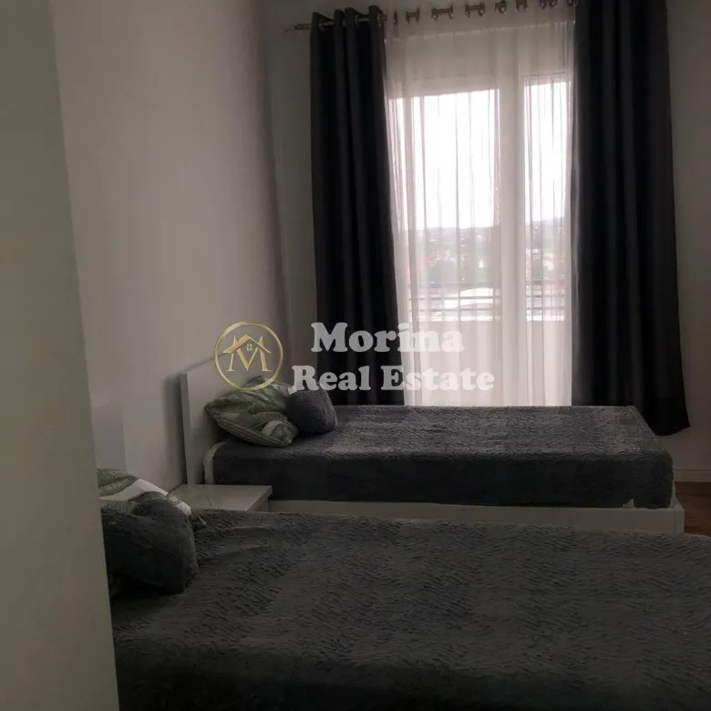 Tirane, jepet me qera apartament 3+1+Ballkon Kati 3, 120 m² 450 € (Kamez)