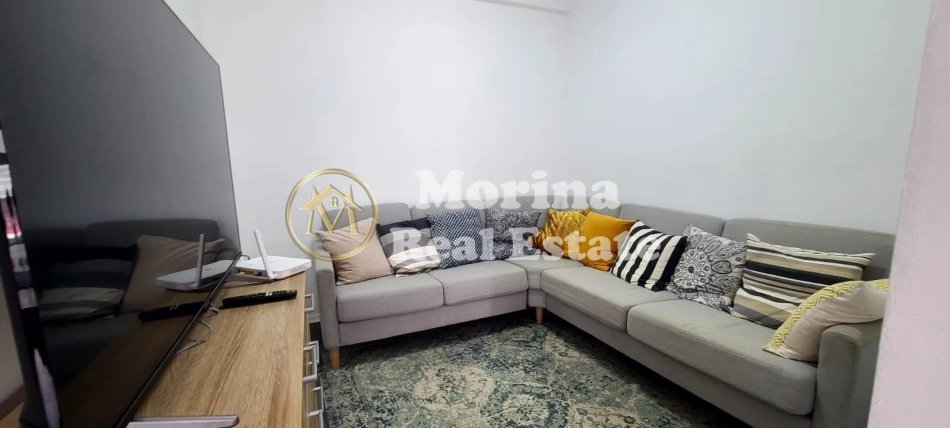 Tirane, jepet me qera apartament 2+1+Ballkon Kati 5, 70 m² 650 € (Liqeni i Thate)