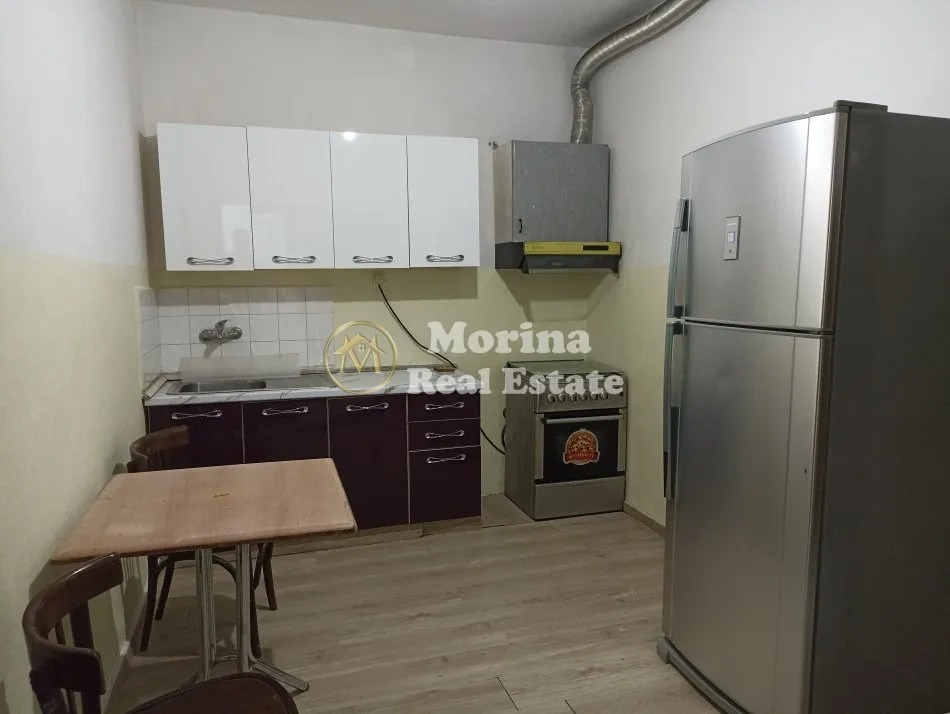 Tirane, jepet me qera apartament 2+1 Kati 1, 85 m² 360 € (Don Bosko)