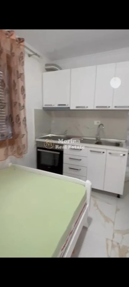 Tirane, jepet me qera garsonier Kati 1, 40 m² 250 € (Laprake)