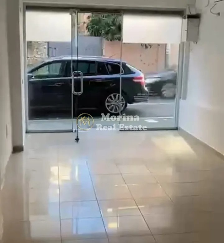 Tirane, jepet me qera ambjent biznesi Kati 0, 35 m² 280 € (Laprake)