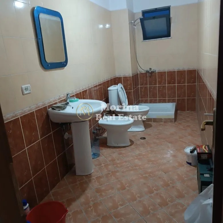 Tirane, jepet me qera apartament 2+1 Kati 4, 90 m² 500 € (Kompleksi Malajzian)