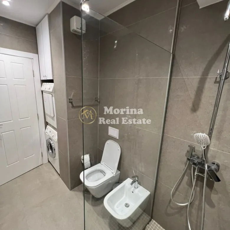 Tirane, jepet me qera apartament 1+1 Kati 11, 67 m² 750 € (Square 21)