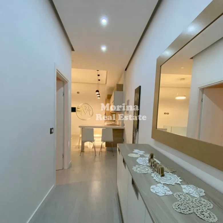 Tirane, jepet me qera apartament 2+1 Kati 7, 100 m² 500 € (Rruga e Kavajes)