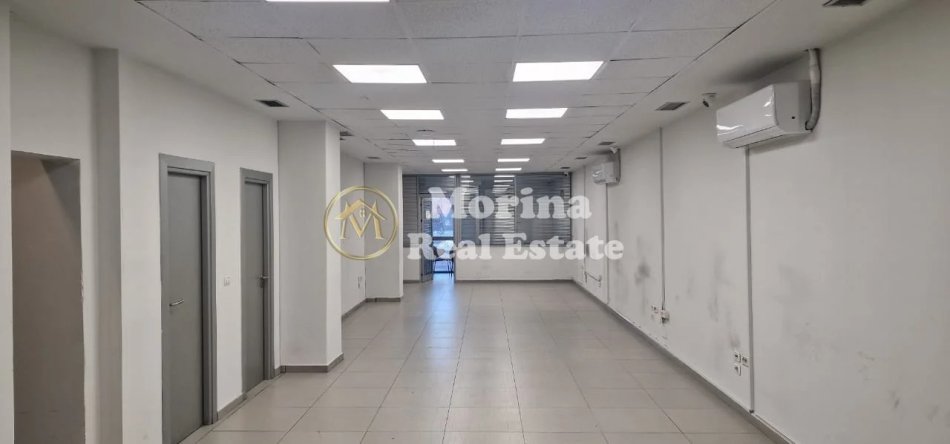 Tirane, jepet me qera ambjent biznesi Kati 2, 916 m² 18.000 € (Rruga e Kavajes)