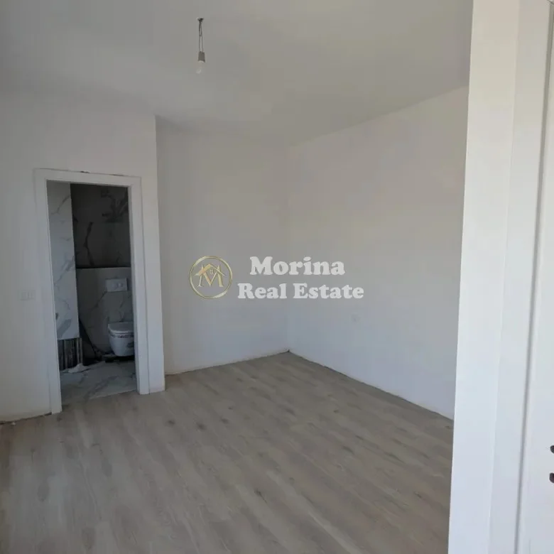 Tirane, shitet apartament 2+1 Kati 6, 117 m² 200.000 € (Laprake)