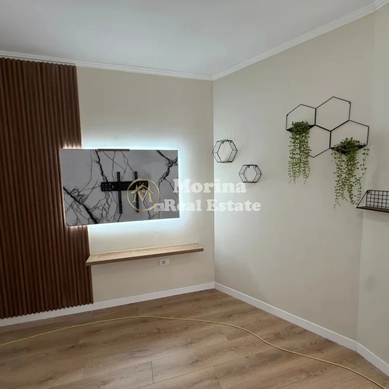 Tirane, jepet me qera apartament 1+1 Kati 3, 73 m² 400 € (Casa Italia)