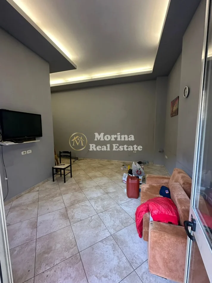 Tirane, jepet me qera ambjent biznesi Kati 1, 33 m² 300 € (Rruga e Dibres)