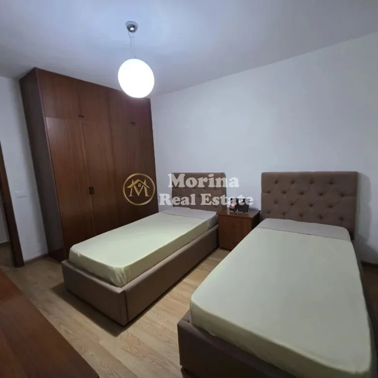 Tirane, jepet me qera apartament 4+1 Kati 6, 120 m² 1.500 € (Rruga Mine Peza)