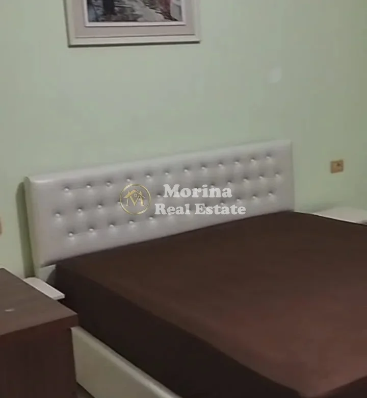 Tirane, jepet me qera apartament 1+1 Kati 2, 80 m² 330 € (Laprake)