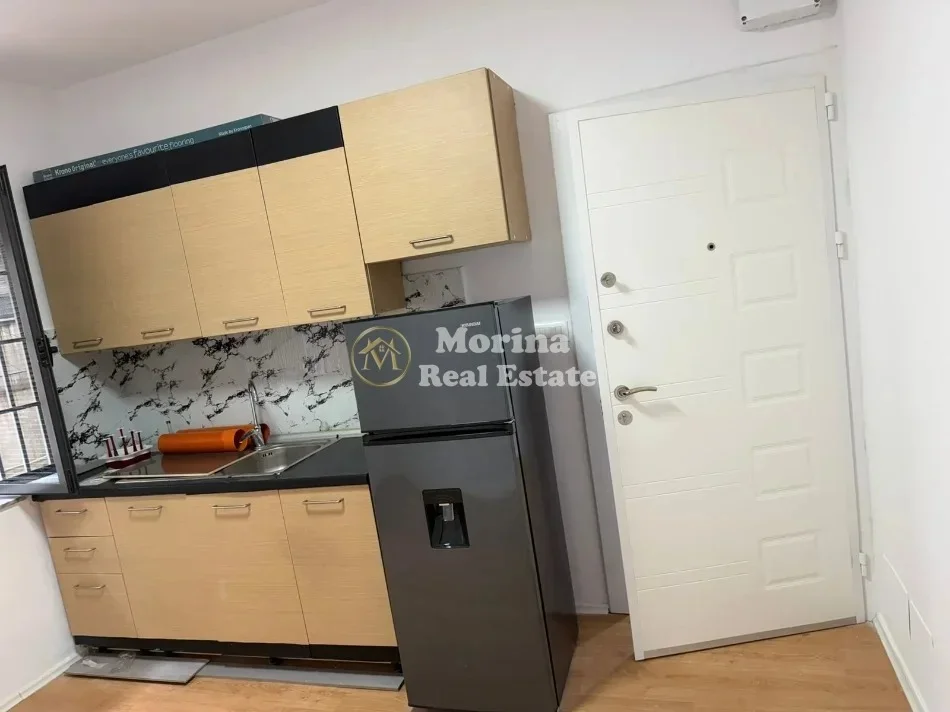 Tirane, jepet me qera ambjent biznesi Kati 1, 50 m² 650 € (Zogu i ZI)