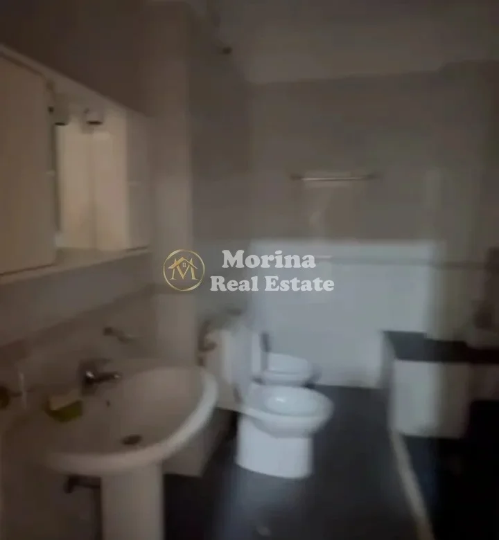 Tirane, jepet me qera apartament 1+1 Kati 3, 65 m² 450 € (Vasil Shanto)