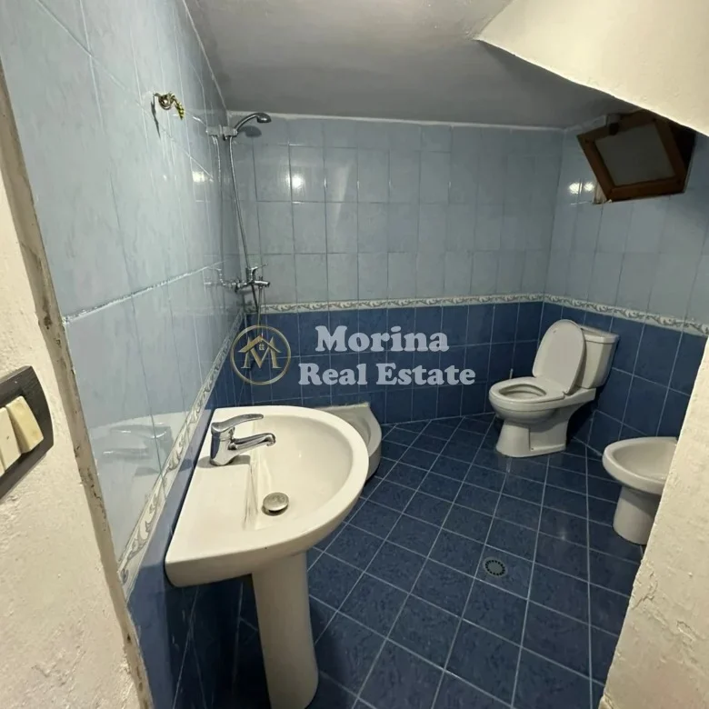 Tirane, jepet me qera shtepi 1+1 Kati 1, 70 m² 300 € (Ali Demi)