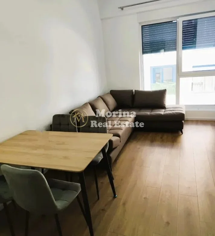 Tirane, jepet me qera apartament 1+1 Kati 3, 60 m² 400 € (Fresku)