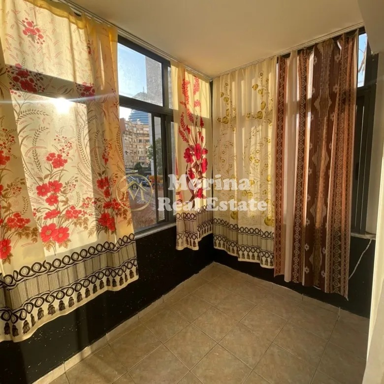 Tirane, jepet me qera apartament 1+1 Kati 2, 60 m² 500 € (Qender)