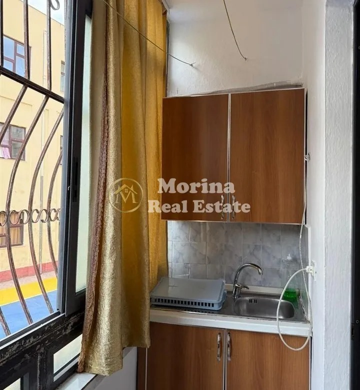 Tirane, jepet me qera apartament 1+1 Kati 1, 75 m² 550 € (Medrese)