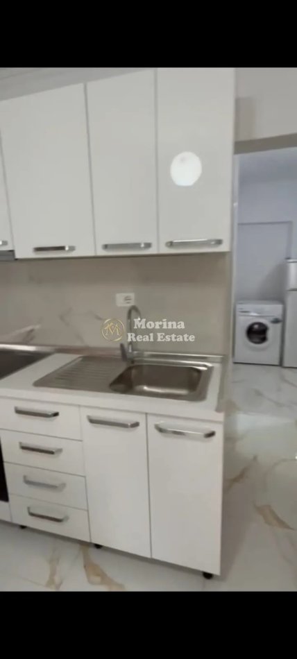 Tirane, jepet me qera garsonier Kati 1, 40 m² 250 € (Laprake)