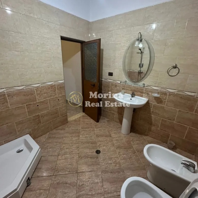 Tirane, jepet me qera Vile 2+1 Kati 3, 130 m² 500 € (Kodra e Priftit)