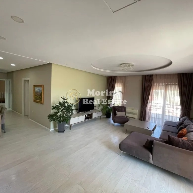 Tirane, jepet me qera apartament 3+1 Kati 4, 130 m² 1.400 € (Liqeni i Thate)