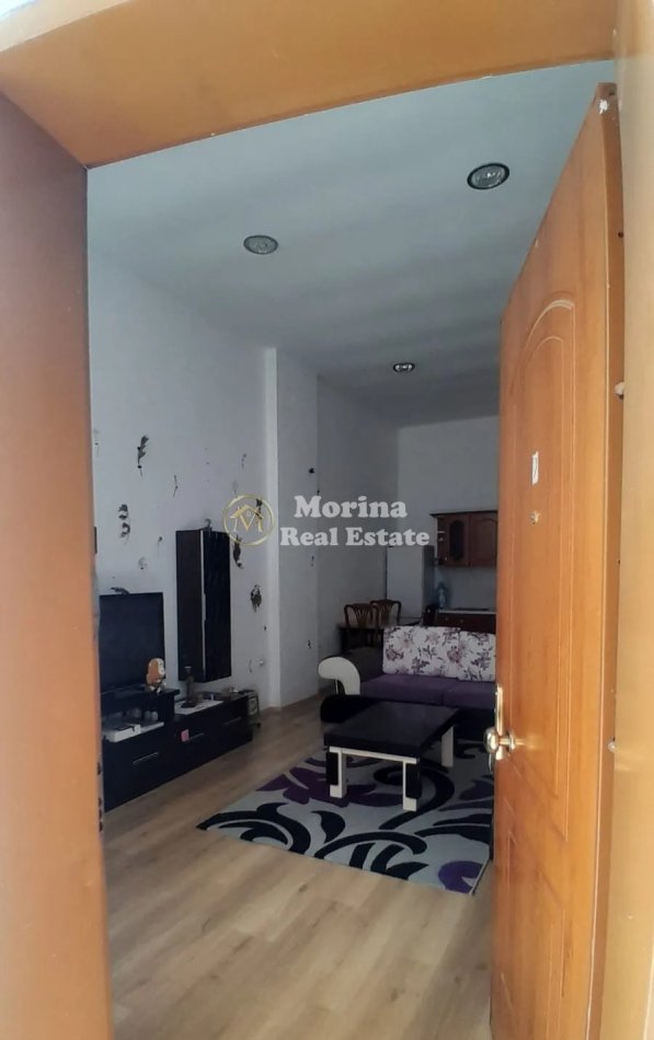 Tirane, jepet me qera apartament 1+1 Kati 1, 50 m² 350 € (Fresku)