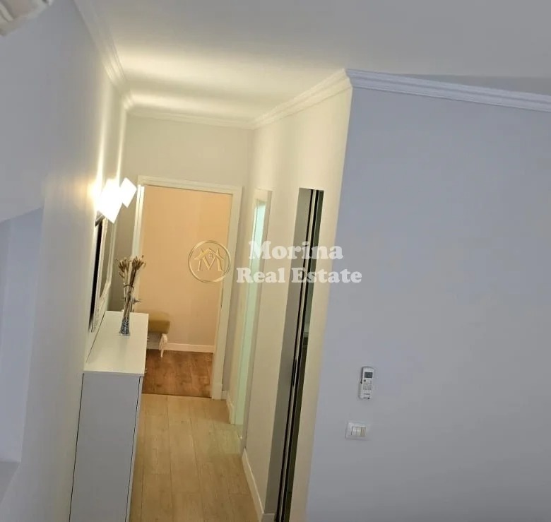 Tirane, jepet me qera apartament 3+1 Kati 2, 118 m² 1.000 € (Kodra e Diellit)