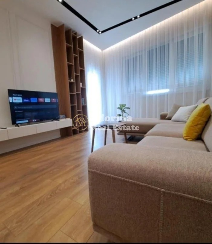 Tirane, jepet me qera apartament 1+1 Kati 5, 65 m² 550 € (Porcelan)