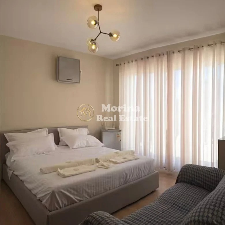 Tirane, jepet me qera apartament 2+1 Kati 10, 120 m² 1.200 € (Blloku)