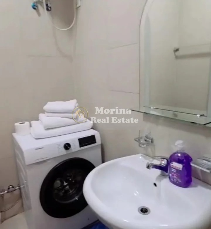 Tirane, jepet me qera apartament 1+1+Ballkon Kati 5, 60 m² 550 € (Rruga e Kavajes)