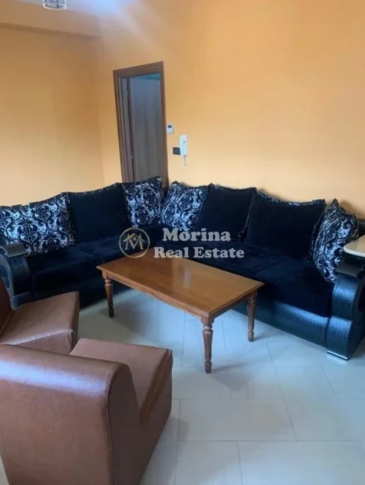 Tirane, jepet me qera apartament 3+1 Kati 2, 118 m² 500 € (Stacioni i Trenit)