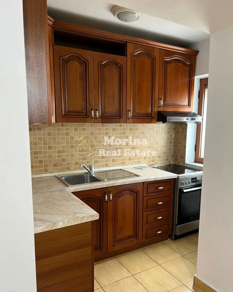 Tirane, jepet me qera apartament 1+1 Kati 2, 55 m² 400 € (Oxhaku)