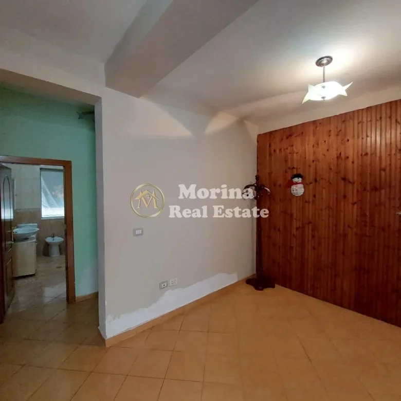 Tirane, jepet me qera apartament 2+1 Kati 2, 110 m² 500 € (Shkolla e Bashkuar)