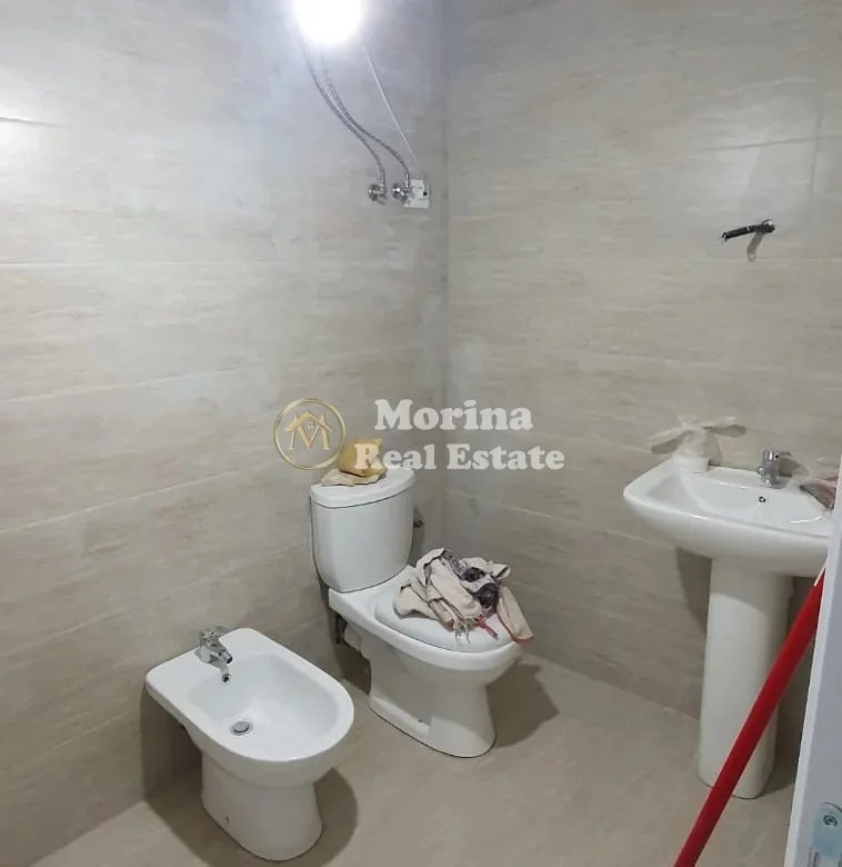 Tirane, jepet me qera apartament 2+1 Kati 1, 90 m² 500 € (Shkoze)