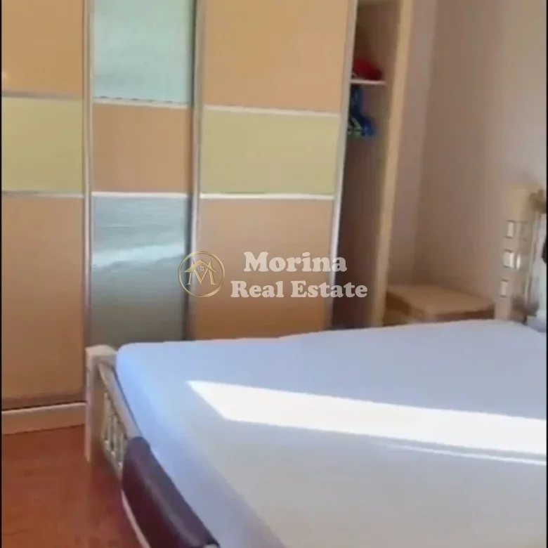 Tirane, jepet me qera apartament 3+1 Kati 4, 98 m² 500 € (Kompleksi Malajziani)