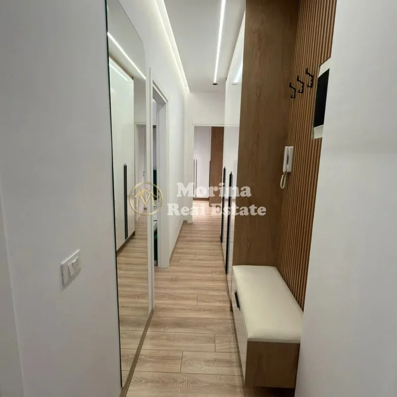 Tirane, jepet me qera apartament 2+1 Kati 7, 100 m² 1.200 € (Komuna e Parisit)