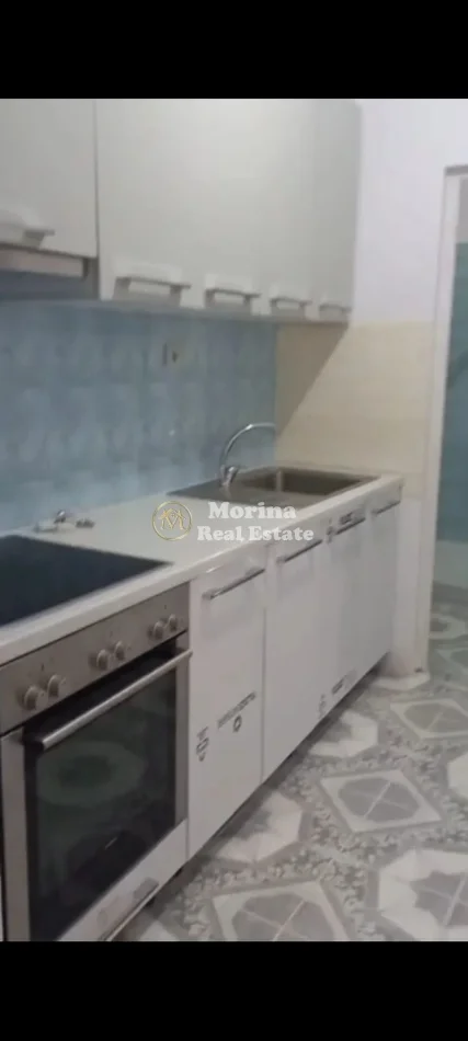 Tirane, jepet me qera shtepi 1+1 Kati 1, 50 m² 300 € (5 Maji)
