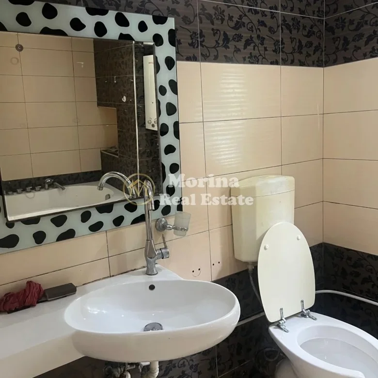 Tirane, jepet me qera shtepi 2+1 Kati 1, 90 m² 400 € (Kompleksi Malajziani)