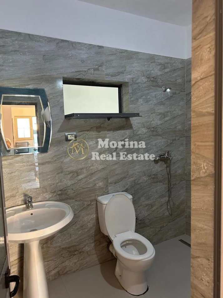 Tirane, jepet me qera apartament 1+1 Kati 1, 70 m² 400 € (Vilat Amerikane)
