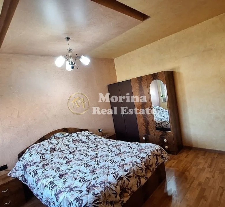 Tirane, jepet me qera apartament 3+1 Kati 12, 171 m² 700 € (Bulevardi Bajram Curri)