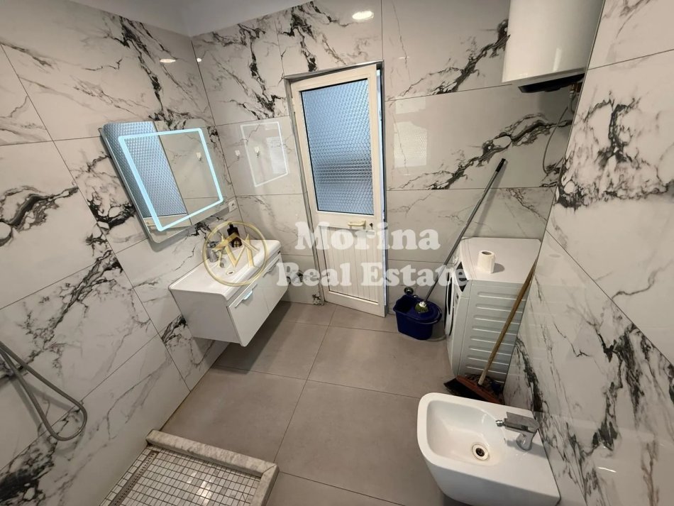 Tirane, jepet me qera apartament 1+1 Kati 3, 65 m² 550 € (Rruga Isuf Elezi, Selite)